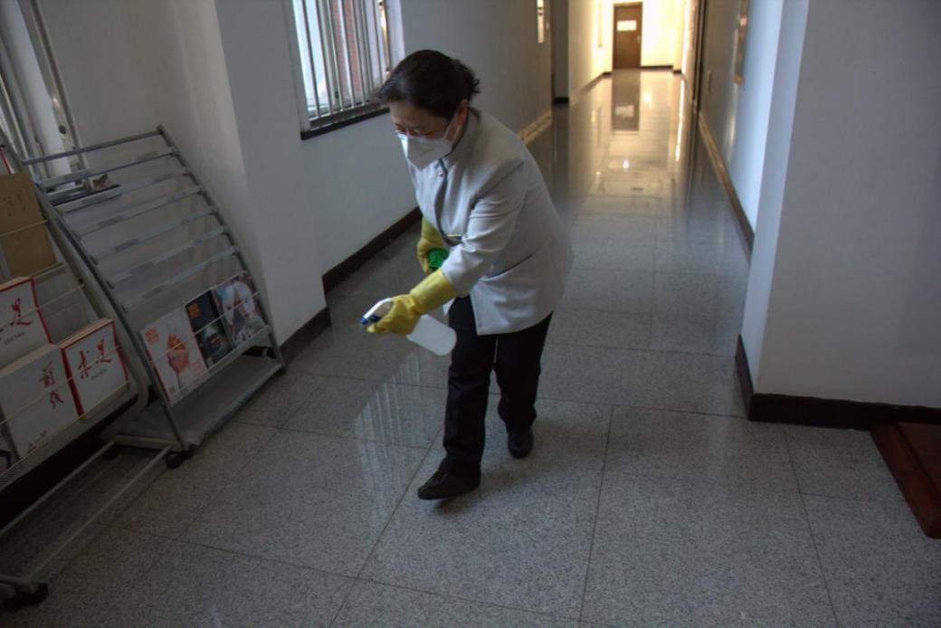 成都保洁：公共卫生间除异味的方法(图1)