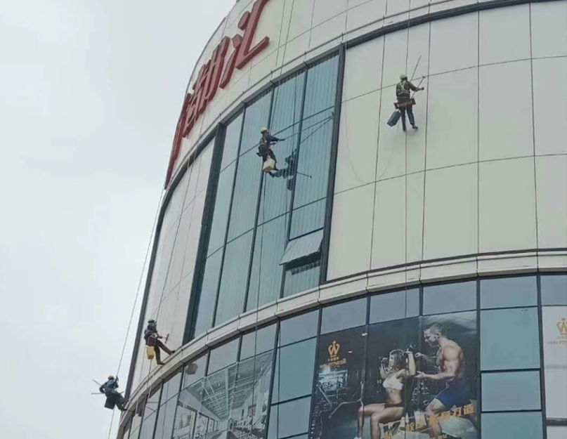 简单谈谈巴中外墙清洗施工方案